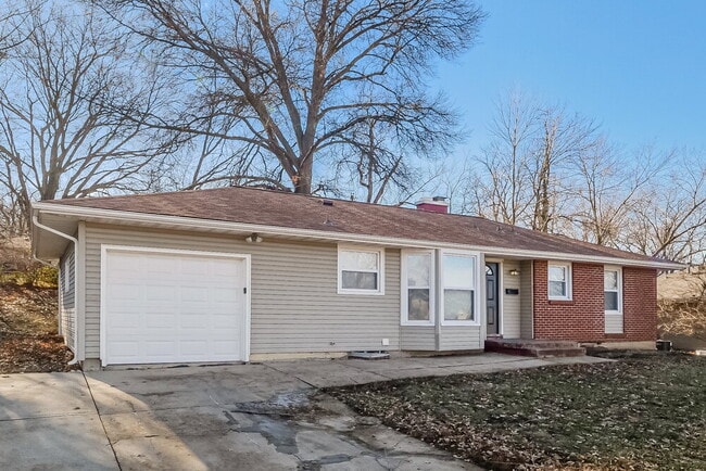 Building Photo - 5903 Fairlane Dr