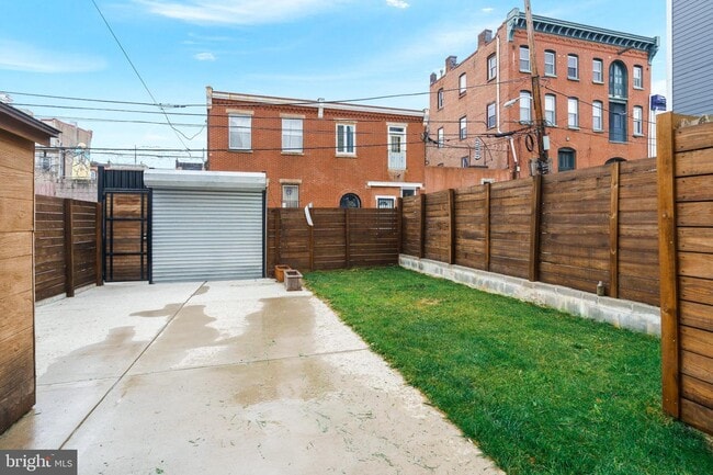 Building Photo - 2717 Cambridge St