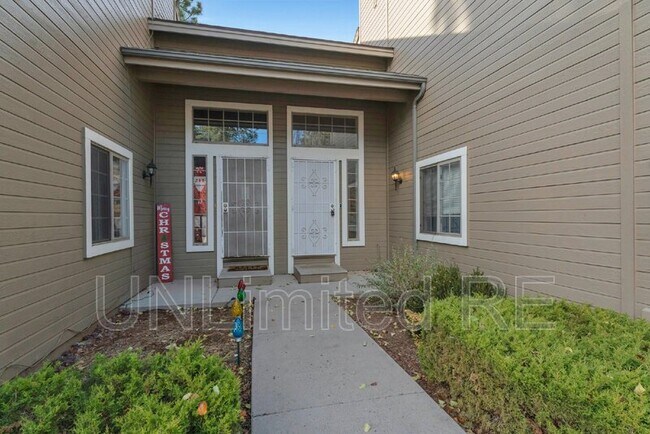 Building Photo - 2433 S Seclusion Ln