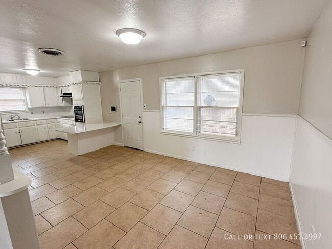 Foto del edificio - 3 bed, 2 bath near 4th and W Loop