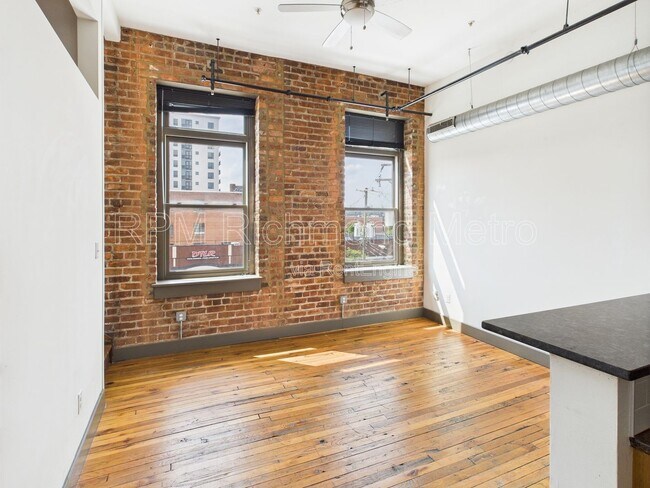 Foto del edificio - 1322 W Broad St
