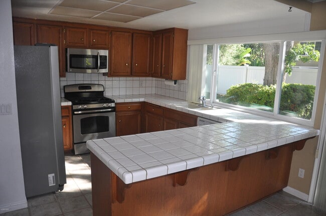 Building Photo - 1568 Covington Ave