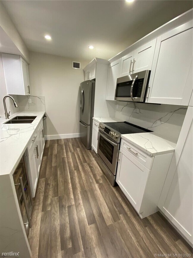 Foto del edificio - 4600 NW 97th Pl