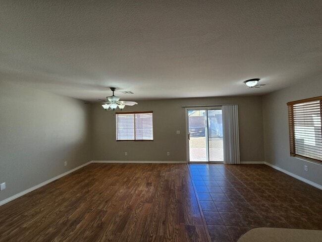 Building Photo - A Fabulous 4 Bedroom Home in N.Las Vegas 1 Bedroom Downstairs.