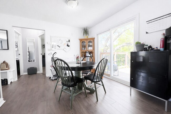 Photo du bâtiment - Main Floor - 21 Frances St N