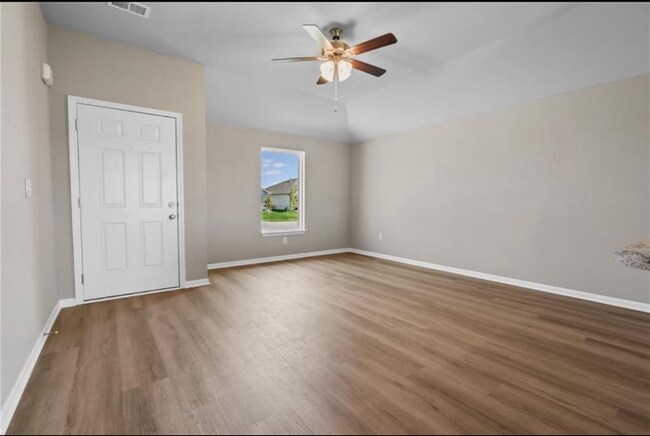 Foto del edificio - 526 W Fountain Cir