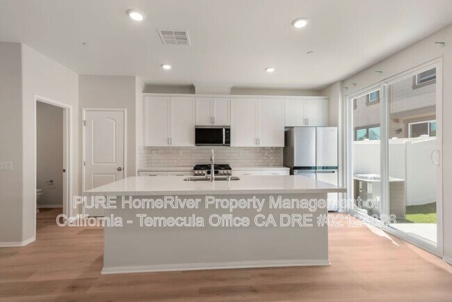 Building Photo - 40702 Birchfield Dr