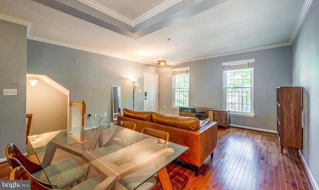 Foto del edificio - 702 Norfolk Ln