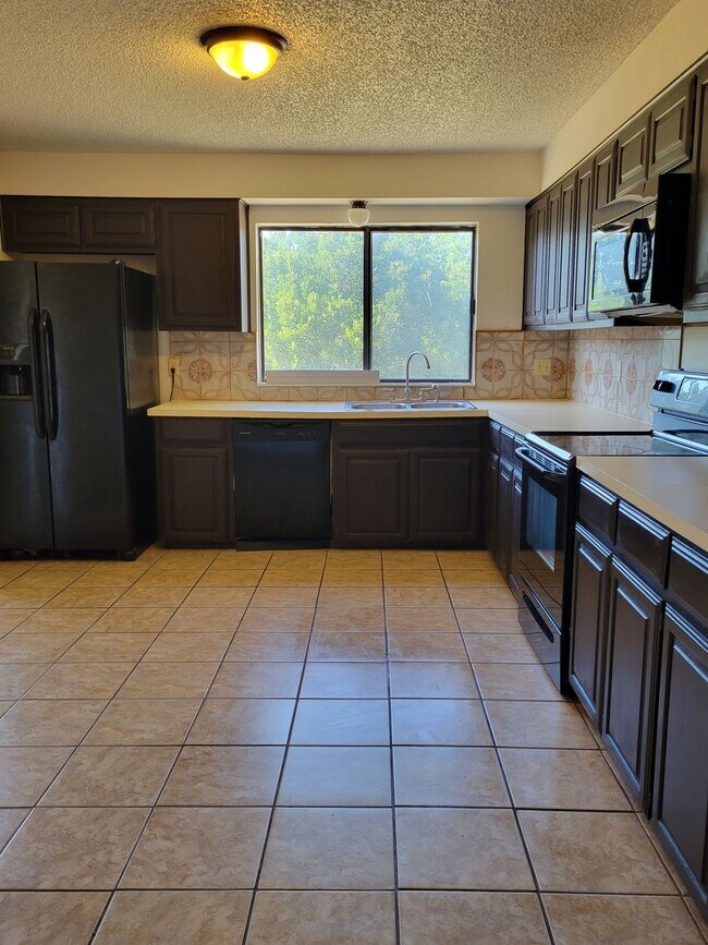 Foto del edificio - 4409 Creekside Dr