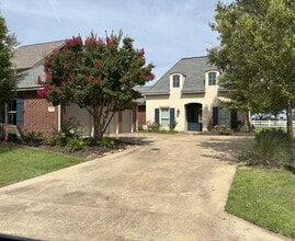 Building Photo - 4150 Primrose Dr