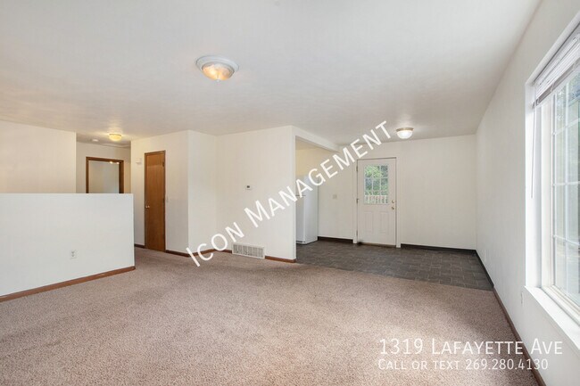 Foto del edificio - 1319 Lafayette Ave