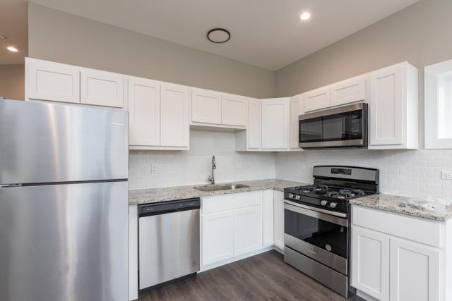 Building Photo - 2 bedroom in Chicago IL 60612