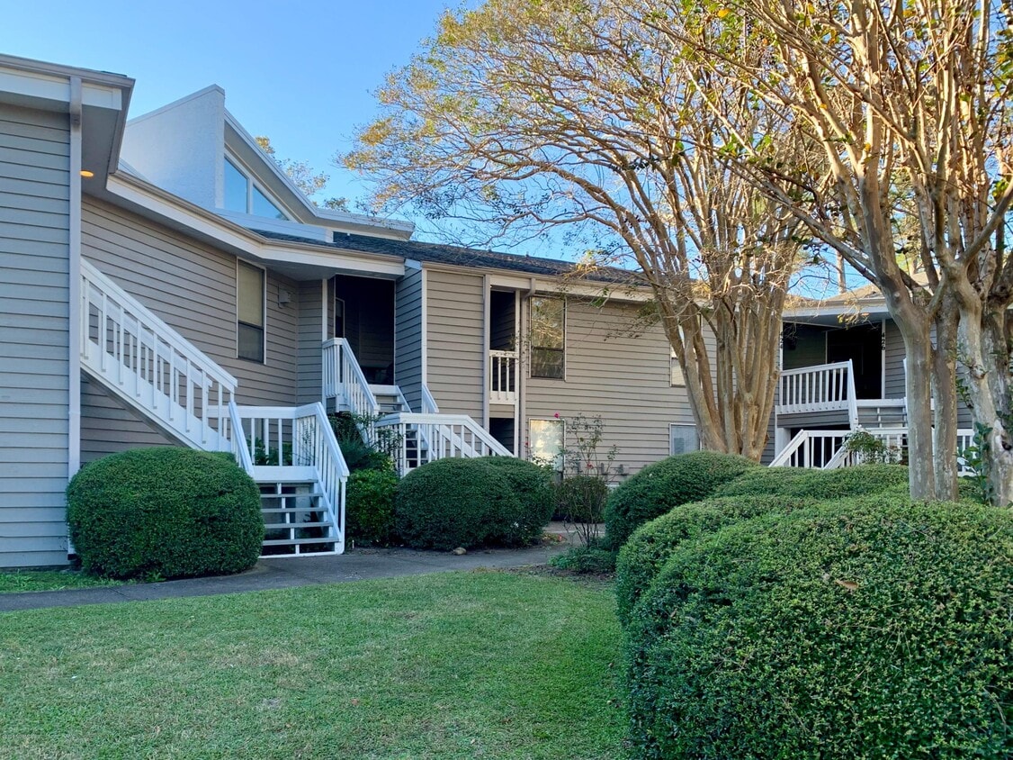 728 Azalea Dr Unit 422, Hampstead, NC 28443 Condo for Rent in