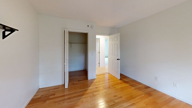 Building Photo - Spacious 3-Bedroom Condo in Lebanon, NH