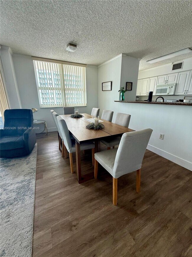 Foto del edificio - 1155 Brickell Bay Dr