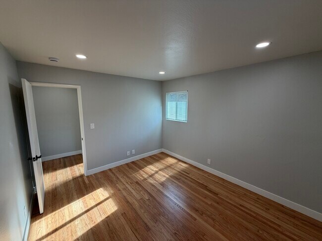 Foto del edificio - 969 Elgin St