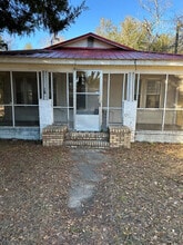 Building Photo - 27 Webb Ave