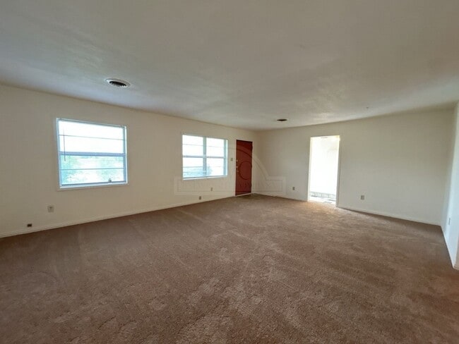 Building Photo - 203 Laura, Copperas Cove