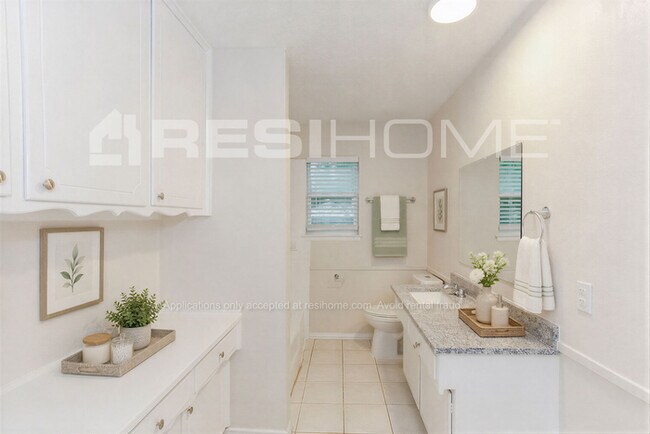 Building Photo - 1300 Prelude Dr