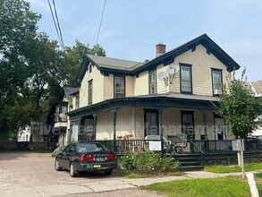 Building Photo - 16-18-18 Loomis St