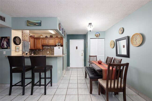 Foto del edificio - 9105 SW 137th St