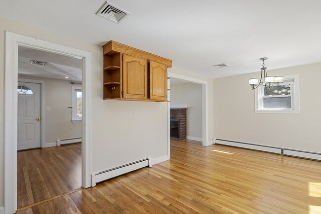 Foto del edificio - 160 Ravenswood Rd
