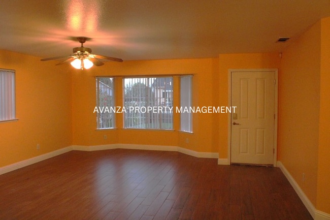 Building Photo - 1 Yr Lease