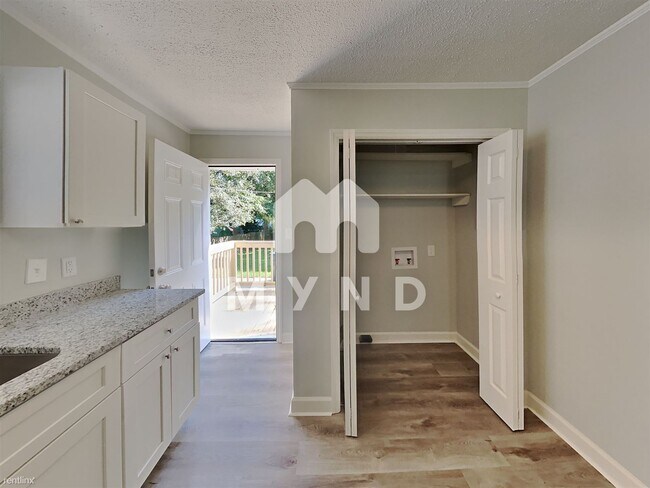 Building Photo - 3 br, 1 bath House - 1919 Old West Ln