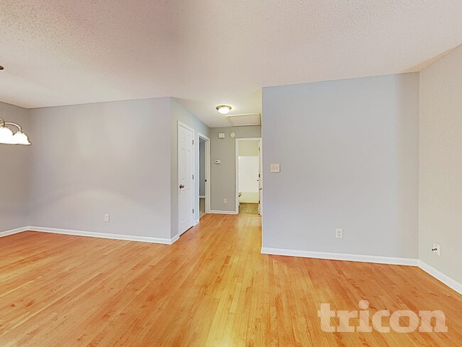 Building Photo - 213 Martins COurt