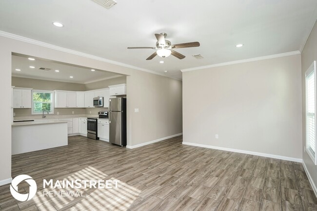 Foto del edificio - 9334 Crestview Dr