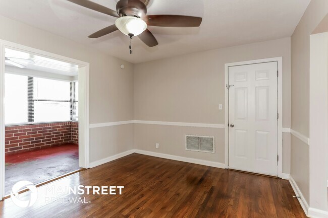 Foto del edificio - 6215 Pine Cove Ln