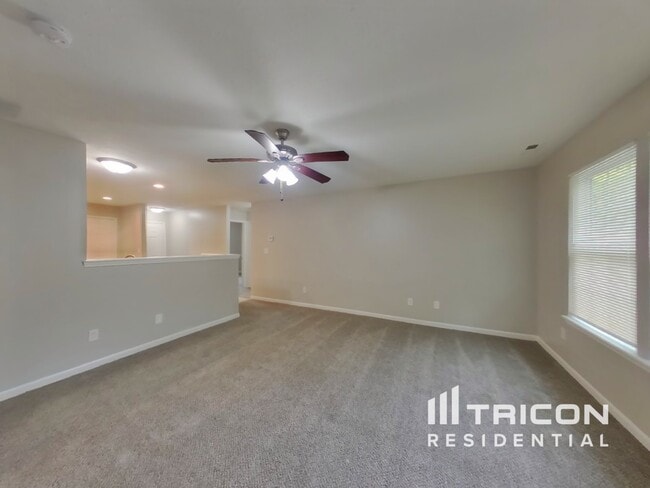 Building Photo - 203 Beacon Point Ln