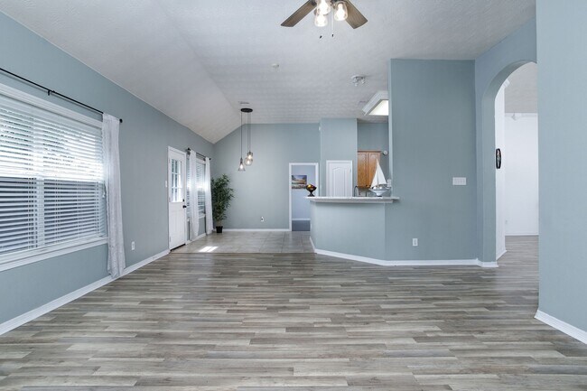 Foto del edificio - 28610 Hidden Cove Dr