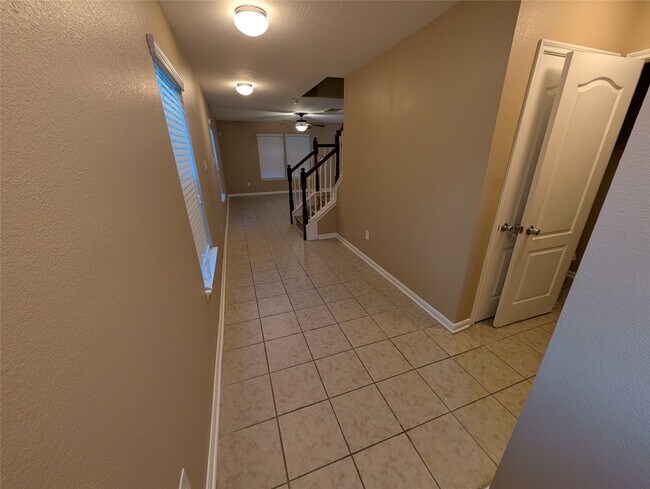 Foto del edificio - 18920 Sunrise Rnch Ct