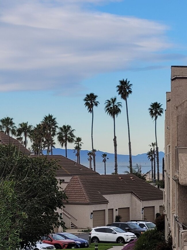 Building Photo - Port Hueneme - 3rd Floor Surfside IV 2+2 C...