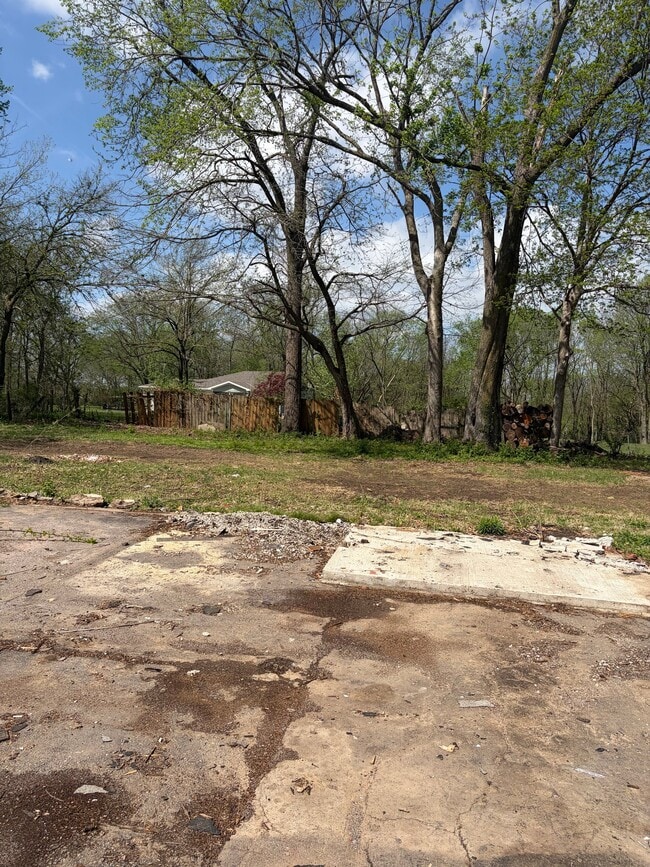 Foto del edificio - 7838 James A Reed Rd