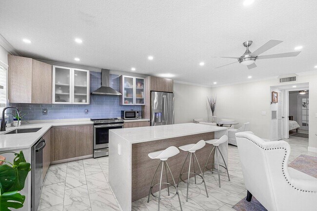 Foto del edificio - 810 High Point Dr W