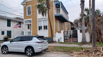 Building Photo - 514 17th St