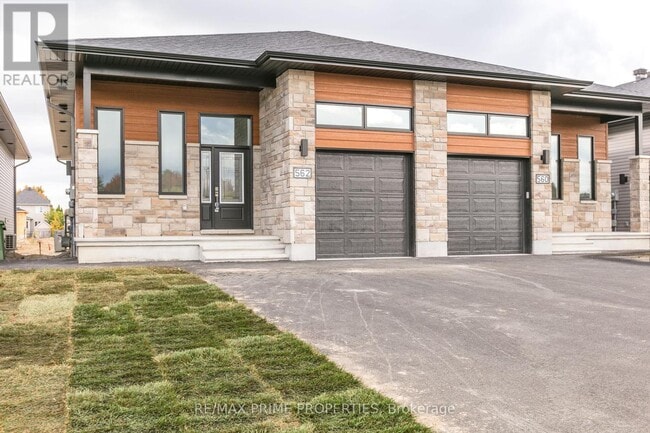 Photo du bâtiment - A - 562 REGINA STREET