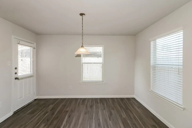 Foto del edificio - 12615 Lady Slipper Rd