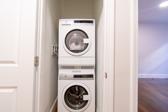 Foto del edificio - 1637 Massachusetts Ave