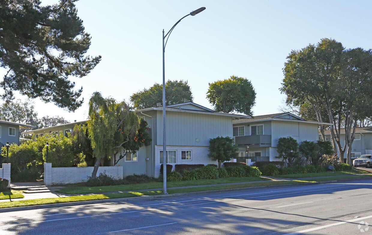 Foto del edificio - Cherry Creek Apartments