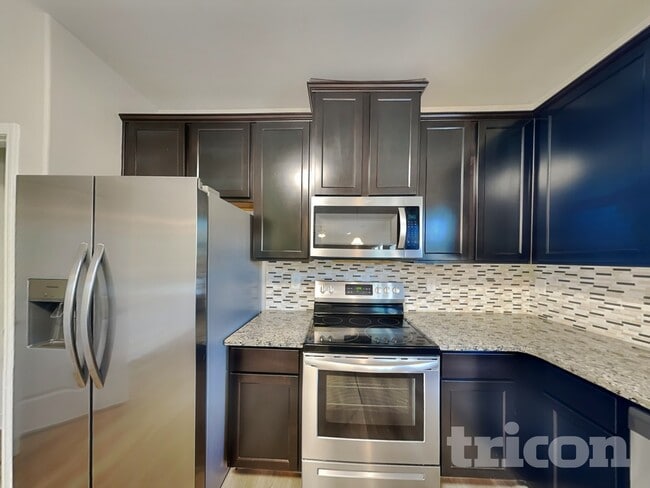 Building Photo - 424 Hyder Ct