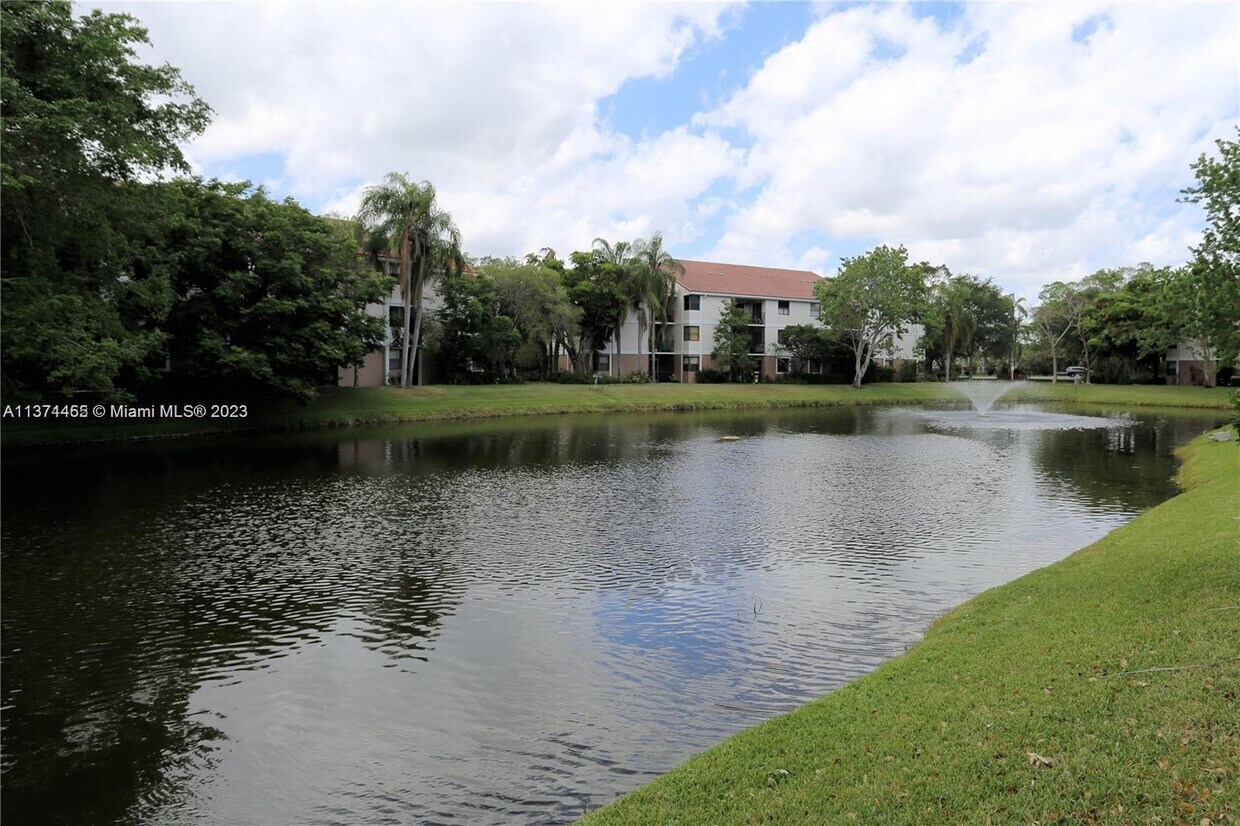 10155 W Sunrise Blvd Unit 102, Plantation, FL 33322 Condo for Rent in Plantation, FL
