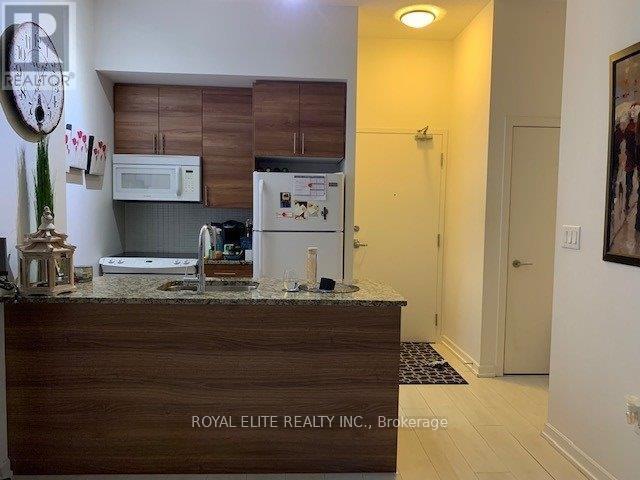 Photo du bâtiment - 70 Forest Manor Rd