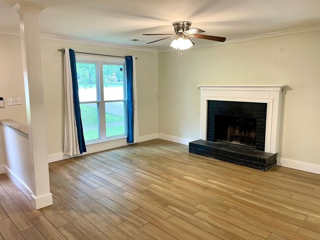 Building Photo - Welcome to this beautiful home located in ...