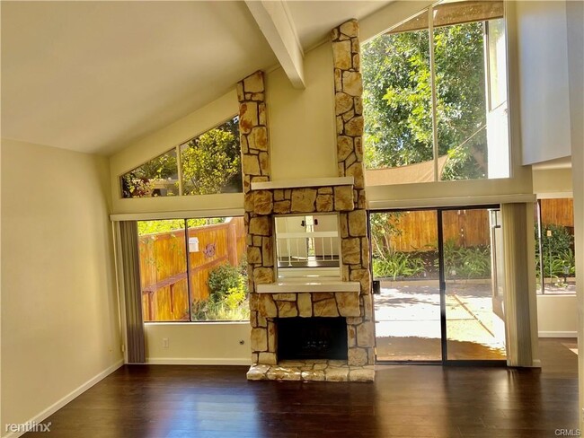 Foto del edificio - 4 br, 3 bath House - 17 Willowbrook