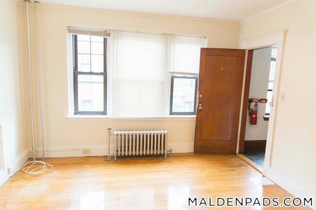 Foto del edificio - 349 Pleasant St