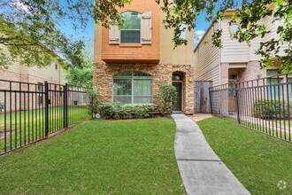 Building Photo - 9038 Lakes at 610 Dr
