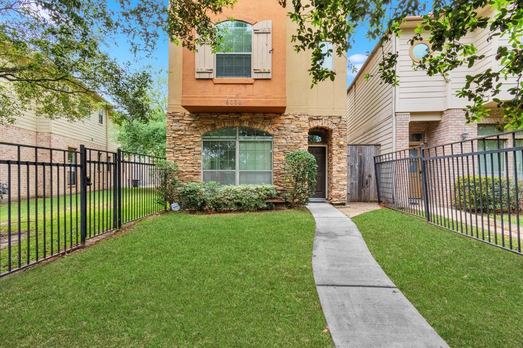 Foto principal - 9038 Lakes at 610 Dr